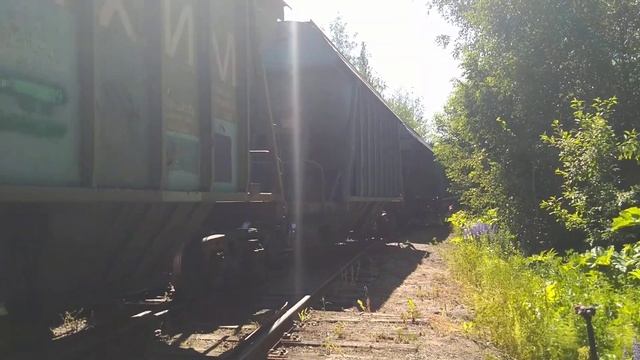 ТГМ6а-2409 с вагонами УРАЛХИМ на станции Базовая смотреть онлайн