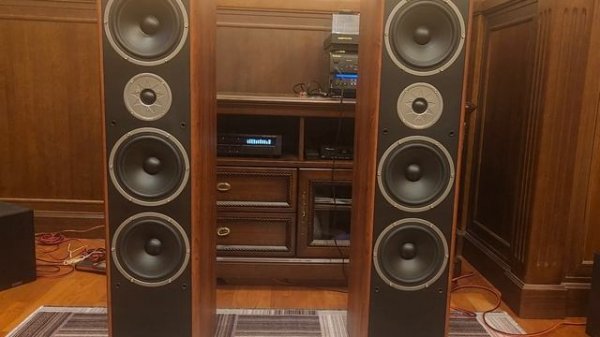 Magnat Monitor Supreme 1000