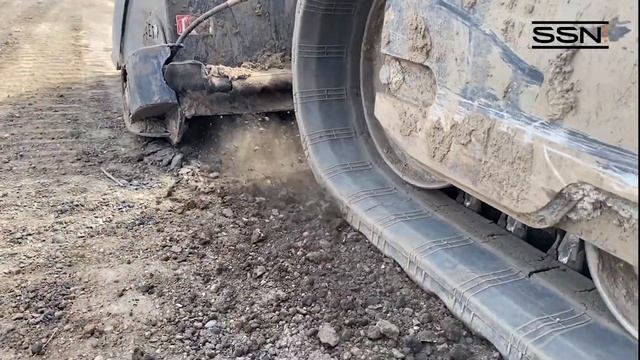 Hydra-Bucket taking on hard ground смотреть онлайн