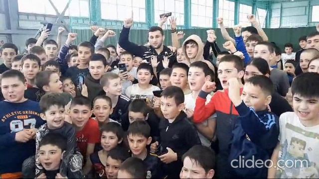 Мастер-класс с бойцом смешанных единоборств Азаматом Бекоевым смотреть онлайн