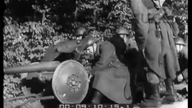 Le grandi manovre dell'esercito belga alla presenza del Re Leopoldo III. смотреть онлайн