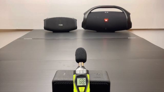 W-King X10 vs Boombox 2 sound test смотреть онлайн