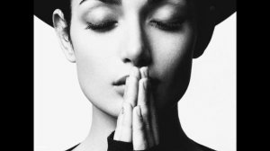 Русский романс -  Не пробуждай воспоминаний...прекрасное исполнение Людмилой Зыкиной..💕💐