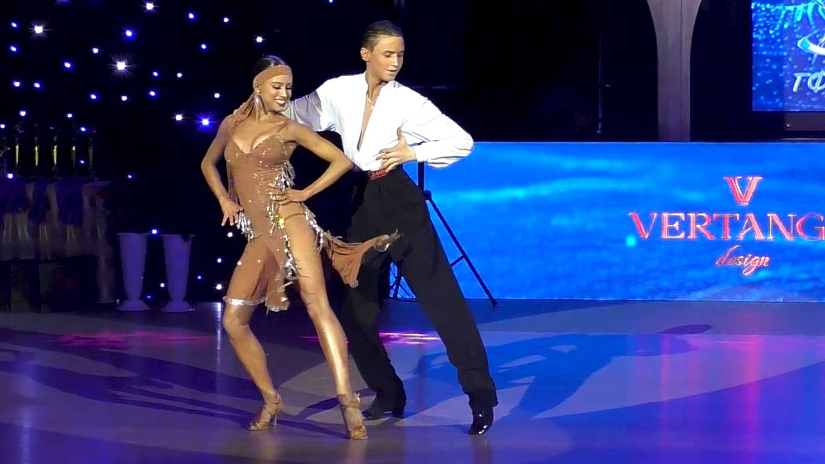 Молодежь La (Open) финал. Презентация пар. Grand Prix Belarus 2025 / бальные танцы ча-ча-ча смотреть онлайн