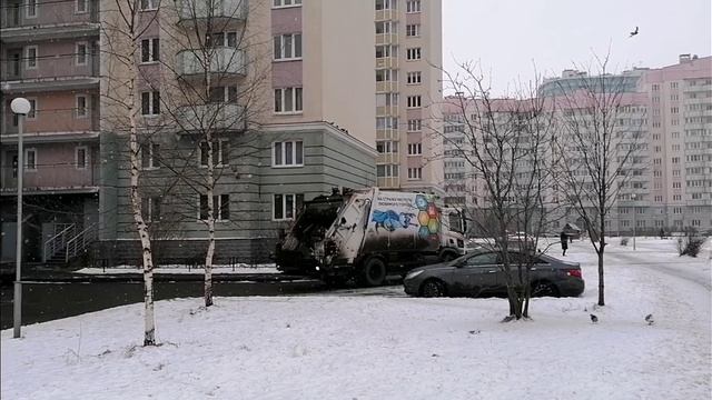 Как я зарабатываю лазая по мусоркам Питера? Dumpster Diving смотреть онлайн