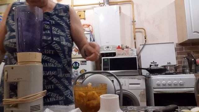 Жесть🤣🤣🤣🔥🔥🔥за один вечер спалить двух помошниц с Кухни.Зато вкусняха есть,а они в Помойку. смотреть онлайн