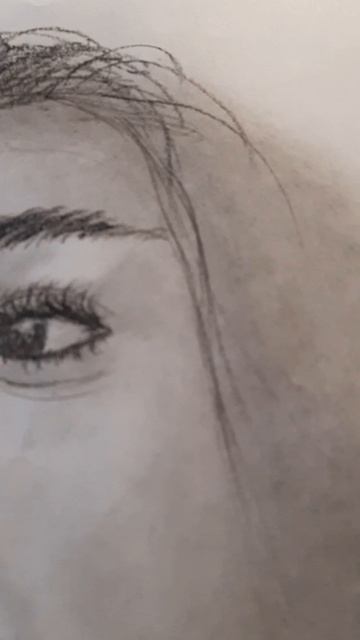 Учусь рисовать угольным карандашом.  Портрет красотки)))