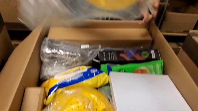 unboxing tons of boxes of Amazon overstock. I found groot! What else will I find? Paid over $300.00 смотреть онлайн