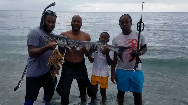 Easter Spearfishing with Subscribers | 30lb Barracuda Catch Ñ Cook ft @KaladoOfficial смотреть онлайн