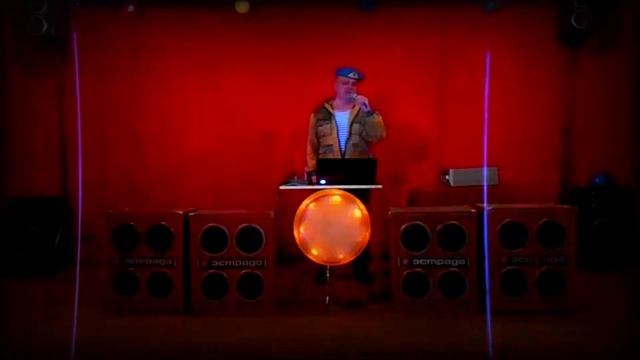 МЫ ВЫХОДИМ НА РАССВЕТЕ смотреть онлайн