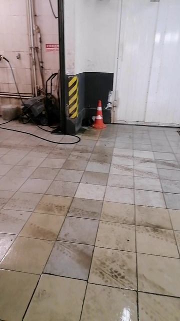 выложил плитку на мойке. смотреть онлайн