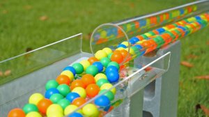 Супер большая водяная горка 🛝 для разноцветных шариков. Играем м в шарики и развиваемся...