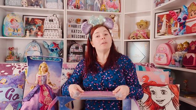 Disney unboxing - the UNBELIEVABLY BEAUTIFUL Sleeping Beauty 65th anniversary doll! смотреть онлайн