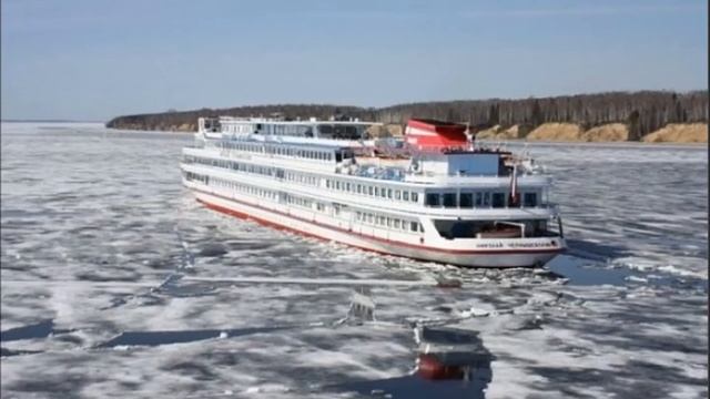 Лариса Лоскутова - ВИА ЛАДА - На теплоходе музыка играет смотреть онлайн