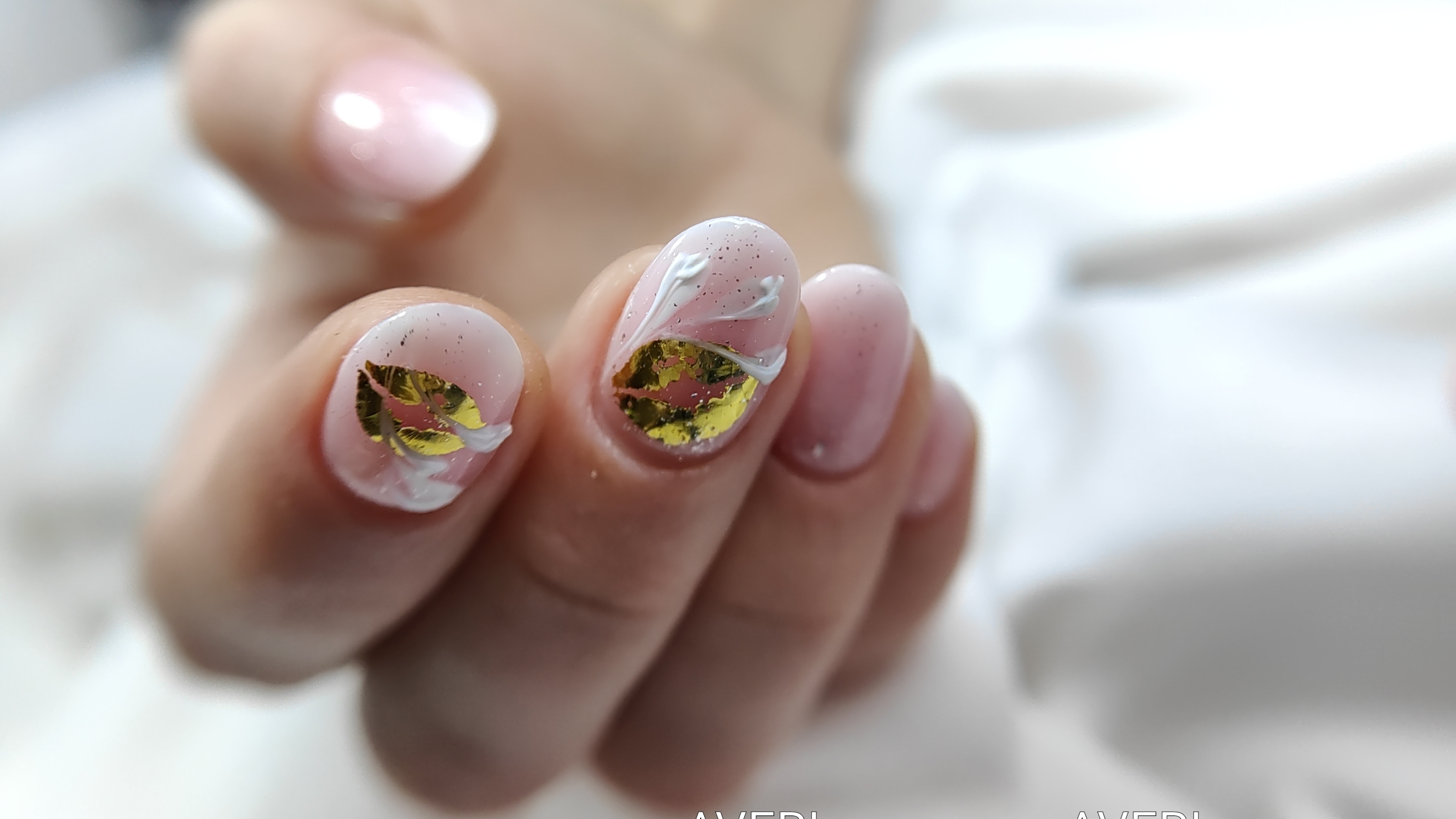 Брызги на губах 🫣 Дизайн ногтей на 14 февраля смотреть онлайн