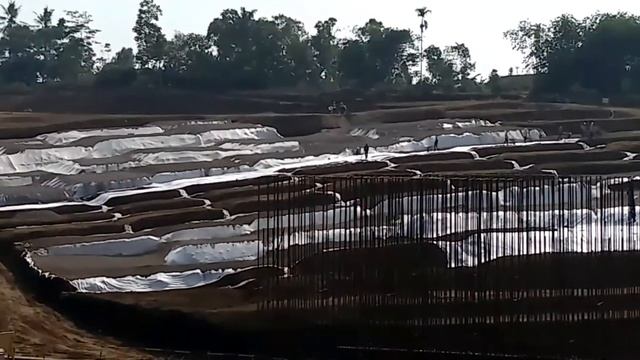 Pengerjaan Jembatan Tol Cisumdawu wilayah Dusun Lebakjati Desa Ciptasari смотреть онлайн