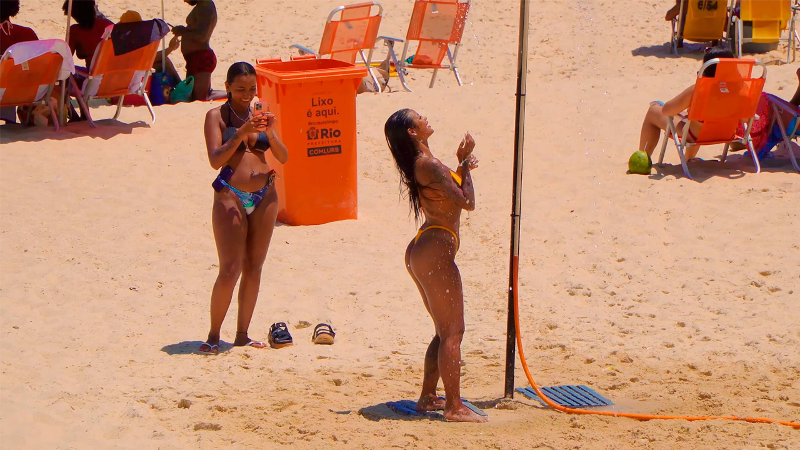 4K UHD Девушки На Пляже в Бикини. Голы на пляже. Почему пляжи Рио-де-Жанейро такие классные?