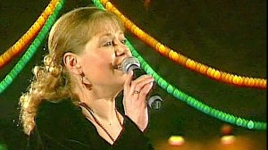 Людмила Сенчина поет песню, которую считает образцом песни о любви