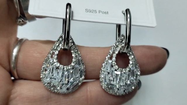Бижутерия серьги и комплекты. Заказ на ватсап +79083191849 смотреть онлайн