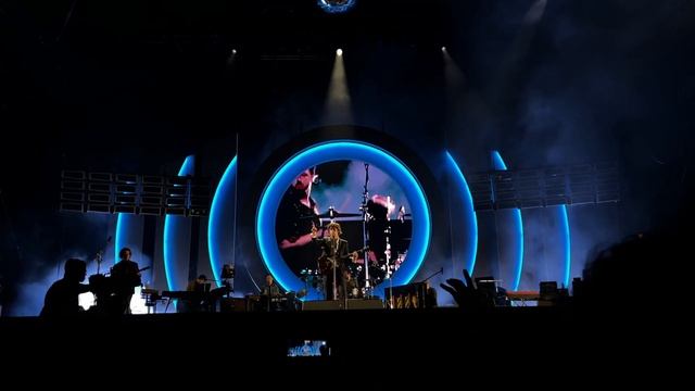 Arctic Monkeys - Body Paint (Emirates Stadium, London) 18th June смотреть онлайн