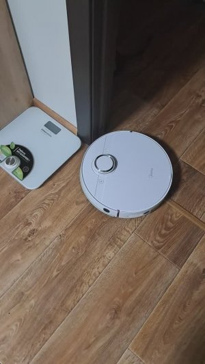 Мой первый робот-пылесос Midea VCR M7