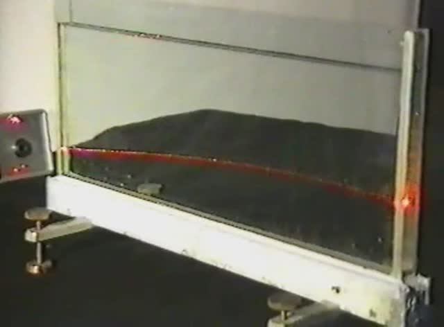 Физика. Опыты. Физическая оптика. Рефракция. Среда с переменной концентрацией смотреть онлайн