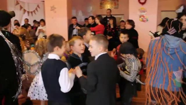 2013.12.26 Новый Год - Младшие классы 4 смотреть онлайн