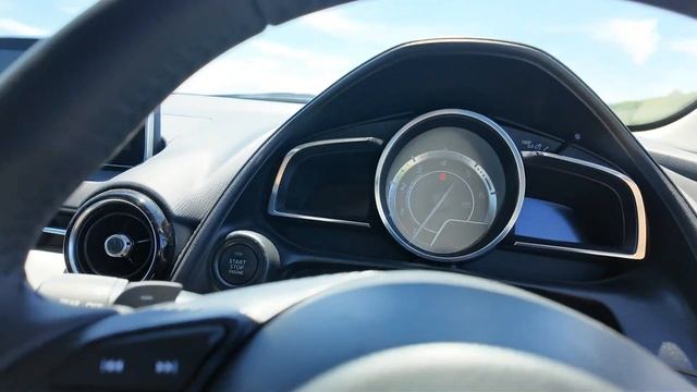 Видеоотчет по автомобилю Mazda CX-3 2015 год выпуска. смотреть онлайн