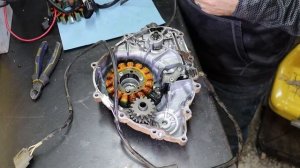 2007 YAMAHA GRIZZLY 700 DIAGNOSING NO SPARK, REMOVING, AND REPLACING BAD STATOR, NO SPARK, FIXED!