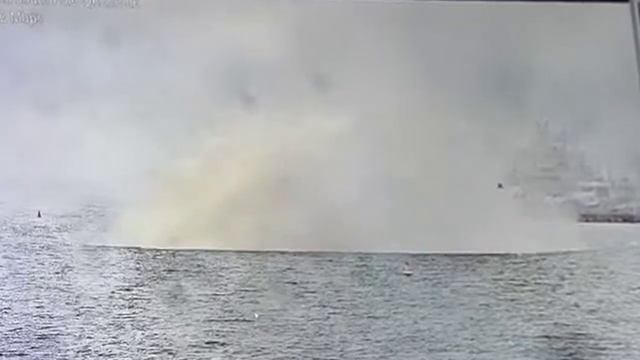 видео падения истребителя ВМС США в заливе Сан-Диего, Калифорния смотреть онлайн