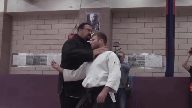 Стивен Сигал