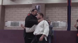 Стивен Сигал