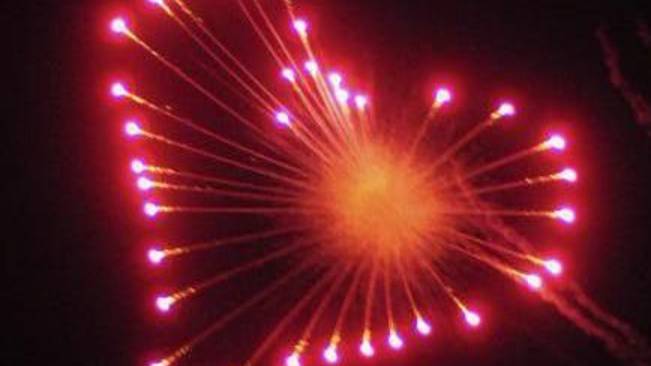 Фейерверк в виде сердца - B519 5'' RED HEART SHELLS смотреть онлайн