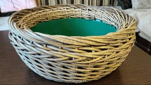 Кашпо из ротанга для начинающих. Пузатое кашпо для петуний.