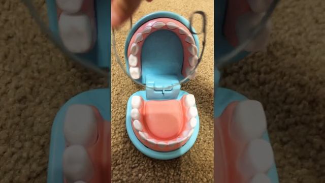 Melissa & Doug Super Smile Dentist Kit Part 2 смотреть онлайн