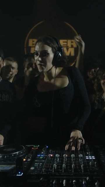 Sara Landry at Boiler Room x Teletech Festival - Boiler Room (1080p, h264) смотреть онлайн