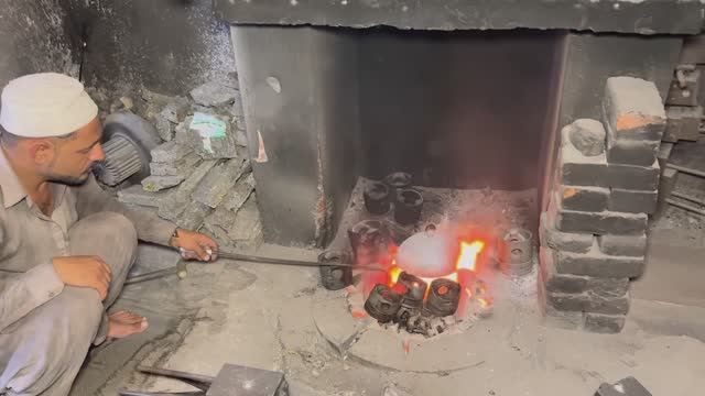 Удивительный процесс изготовления стальной вешалки для одежды на фабрике смотреть онлайн