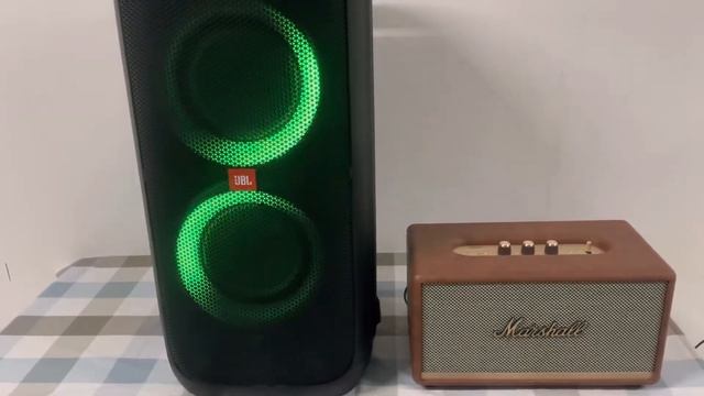 JBL vs Marshall смотреть онлайн
