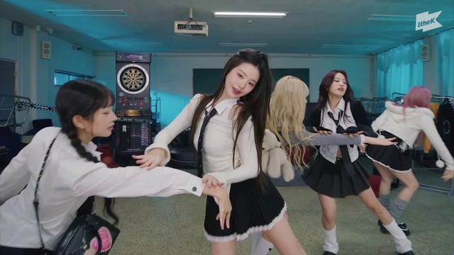 IVE(아이브) - ATTITUDE | Dance Society | 댄스 소사이어티 | Performance | смотреть онлайн