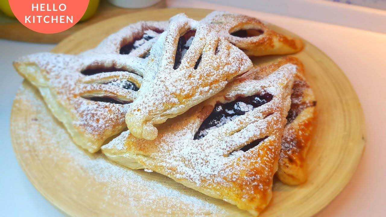 СЛОЙКИ с вишней [Выпечка из слоеного теста] Быстрый десерт! смотреть онлайн