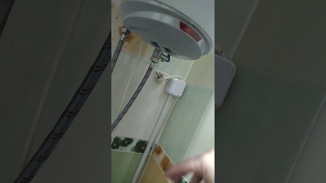 Саратовское шоссе 93/1 кв 47  водонагреватель