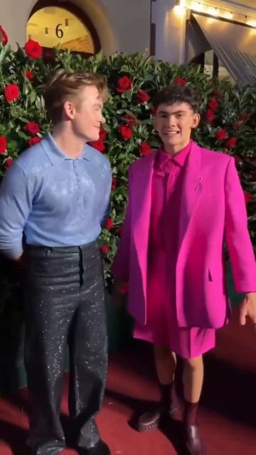 Joe Locke & Kit Connor on the red carpet at the Vogue World event 🥹❤️ смотреть онлайн