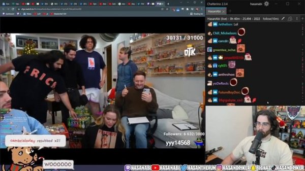 Mia Malkova puts on a SHOW for Hasanabi