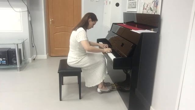 И. С. Бах. Французская сюита c moll. Менуэт смотреть онлайн