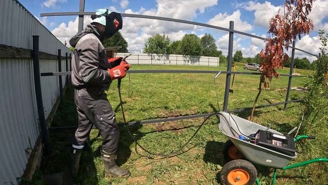 Учимся варить! Крепим профлист.
И так сойдёт!