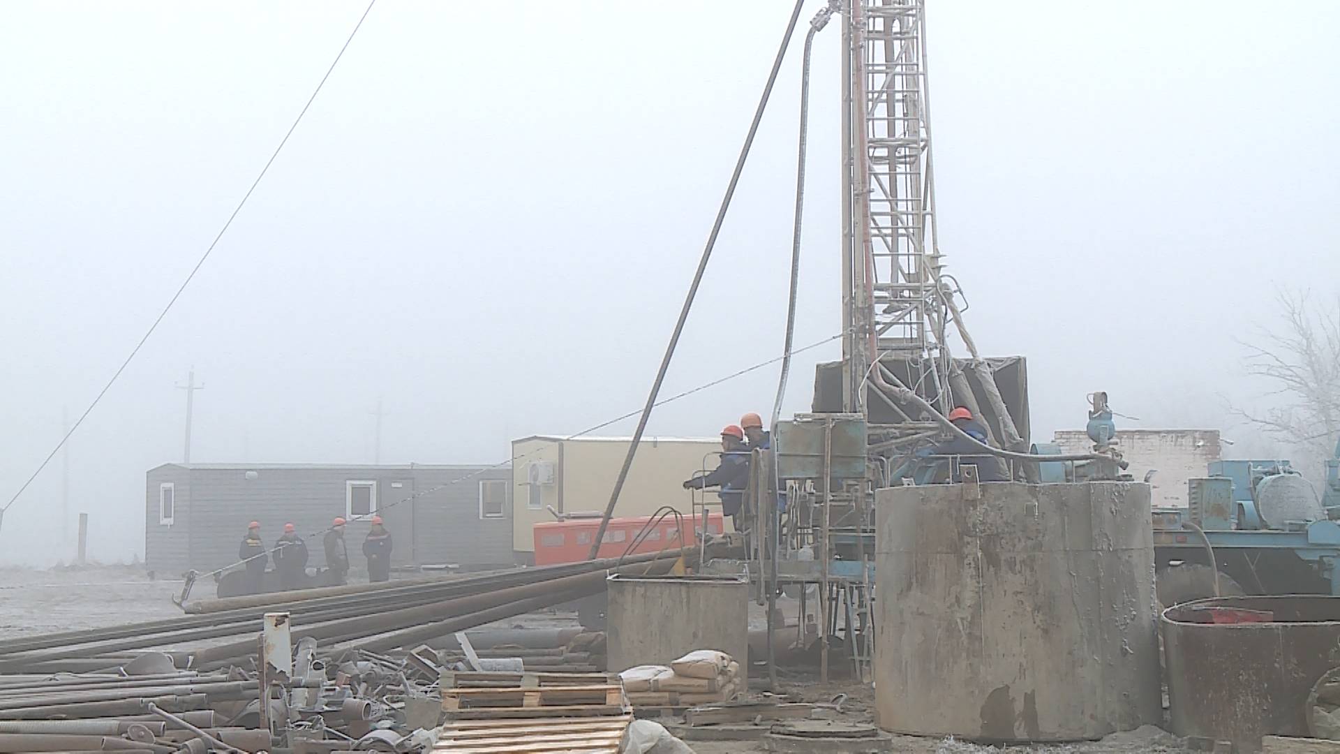 В Кировском округе приступили к бурению артезианских скважин смотреть онлайн