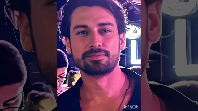 Beautiful player Ayca Ayşin shared images from the Turan shopping mall смотреть онлайн