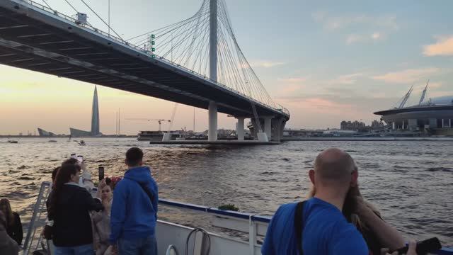 Прогулка по Неве на теплоходе. Санкт-Петербург. (2 часть) смотреть онлайн