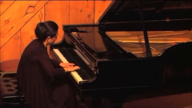 Myrna Setiawan plays the Flight of the Bumble-Bee Korsakov-Cziffra - Piano Lessons Santa Clara смотреть онлайн