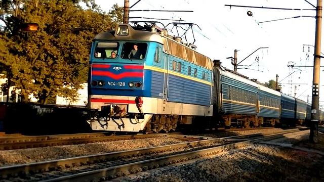 ЧС4 с пассажирским на Ужгород смотреть онлайн